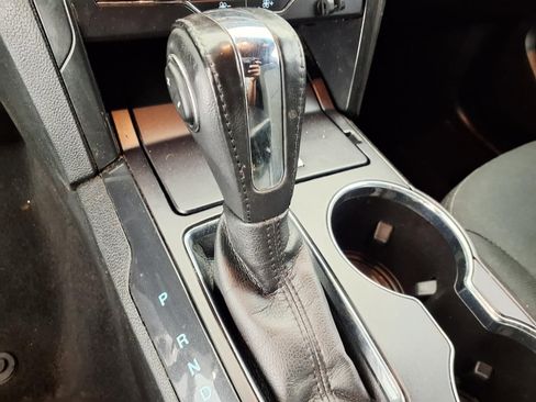 Used 2018 Ford Explorer XLT w/ Equipment Group 201A FWD image 23