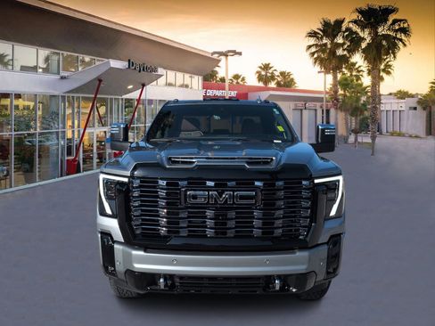 Used 2025 GMC Sierra 2500 Denali Ultimate AWD/4WD image 8