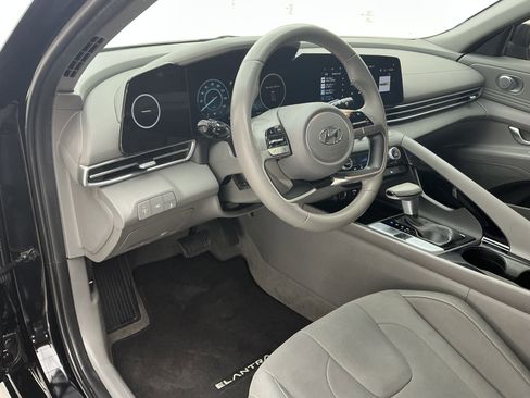 Used 2023 Hyundai Elantra SEL w/ Convenience Package image 14