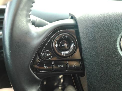 Used 2021 Toyota Prius Prime XLE image 34