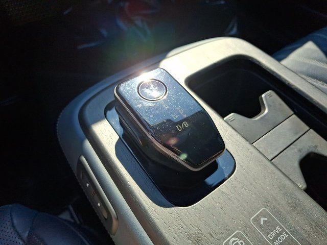 Used 2023 Nissan Ariya AWD/4WD image 17