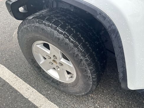 Used 2020 Jeep Wrangler Unlimited Sahara image 6