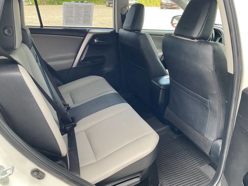 Used 2017 Toyota RAV4 Limited image 38