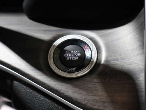 Certified 2022 Jeep Grand Cherokee L Limited image 30