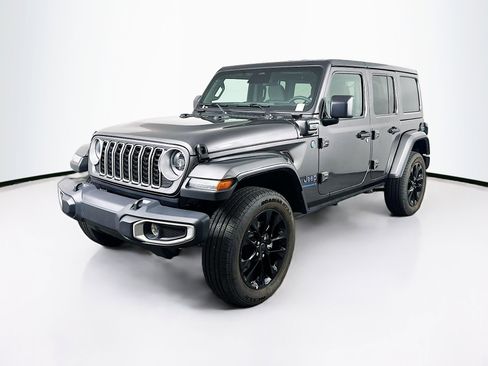 Used 2025 Jeep Wrangler Sahara w/ Safety Group AWD/4WD image 3