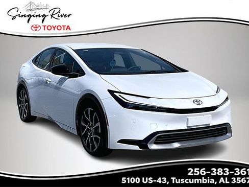 Used 2025 Toyota Prius Plug-In Hybrid image 1