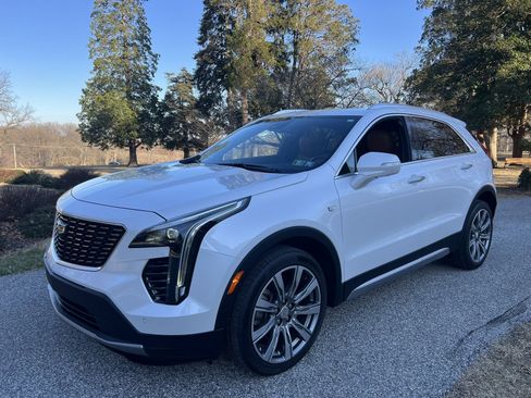 Used 2019 Cadillac XT4 Premium Luxury image 4
