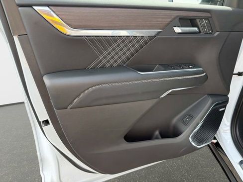 New 2026 GMC Acadia Denali w/ Super Cruise Package FWD image 17