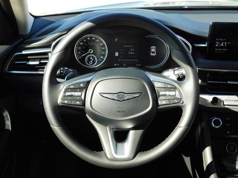 Used 2026 Genesis G70 2.5T image 16