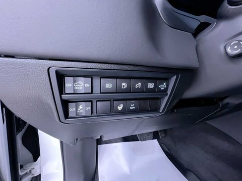 Used 2025 Toyota Tundra Platinum AWD/4WD image 16