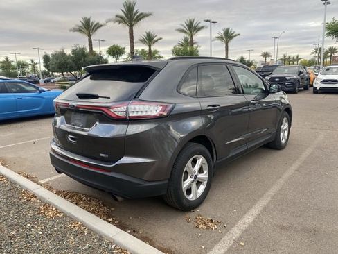 Used 2017 Ford Edge SE image 4