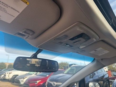 Used 2017 Toyota Sienna XLE Premium image 18