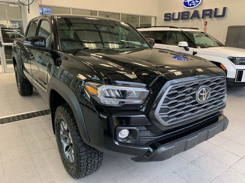 Used 2023 Toyota Tacoma TRD Off-Road w/ Technology Package AWD/4WD image 1
