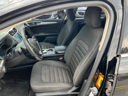 Used 2018 Ford Fusion SE w/ Fusion SE Technology Package image 7