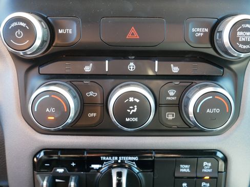 Used 2022 RAM 1500 Big Horn AWD/4WD image 23