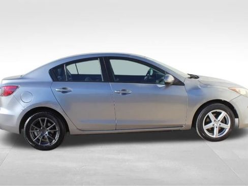 Used 2010 MAZDA MAZDA3 i Touring image 5