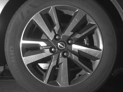 Used 2025 Nissan Versa SV image 13