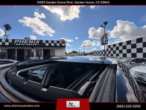 Used 2017 FIAT 500L Trekking w/ Dual-Pane Sunroof Package image 21