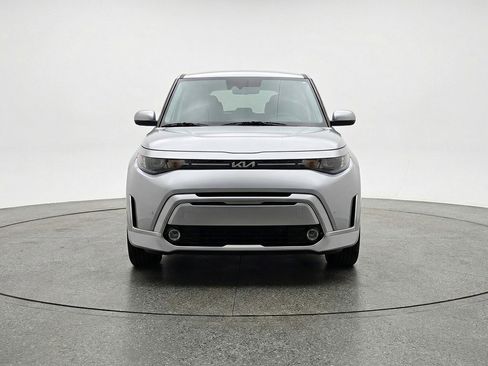 Used 2025 Kia Soul LX w/ LX Technology Package FWD image 2