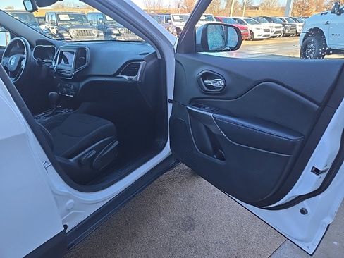 Used 2021 Jeep Cherokee Latitude image 71