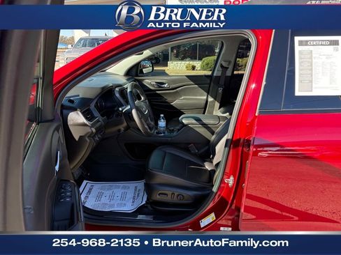 Used 2023 GMC Acadia AT4 w/ Technology Package image 12