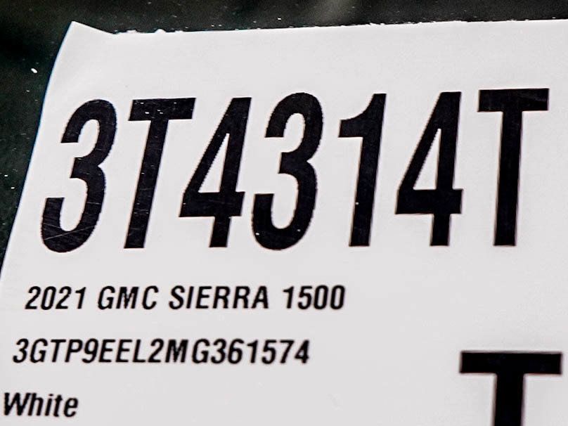 Used 2021 GMC Sierra 1500 AT4 w/ AT4 Preferred Package AWD/4WD image 32