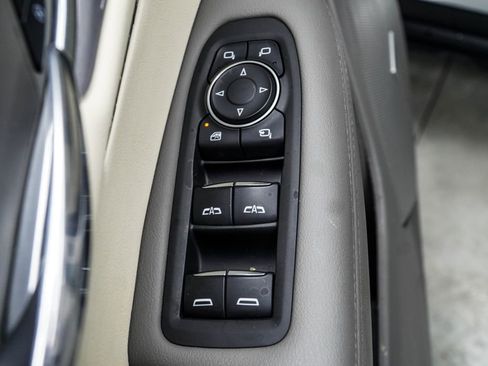 Used 2022 Cadillac XT6 Premium Luxury AWD/4WD image 36