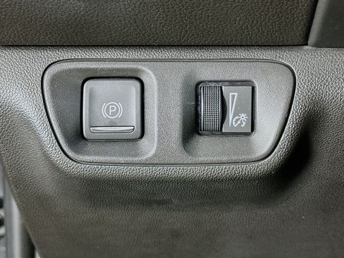 Used 2018 GMC Acadia SLT w/ LPO, Cargo Package FWD image 17