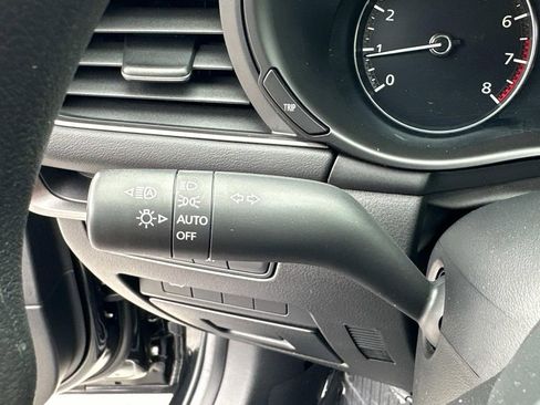 Used 2024 MAZDA MAZDA3 s image 22