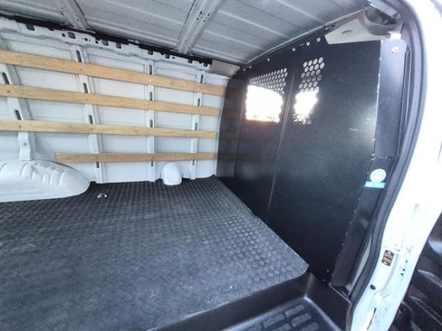 Used 2024 GMC Savana 2500 w/ Driver Convenience Package image 9