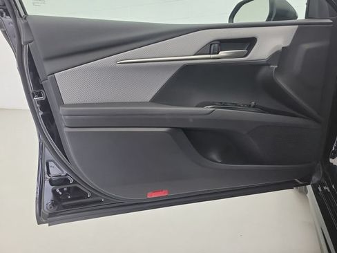 Used 2025 Toyota Camry SE w/ Convenience Package FWD image 20