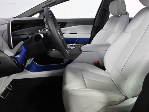 New 2026 Cadillac Optiq Luxury 2 image 13