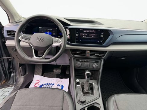 Used 2022 Volkswagen Taos SE w/ Panoramic Sunroof Package FWD image 21