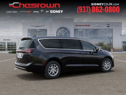New 2027 Chrysler Pacifica Select w/ Family Tech Group