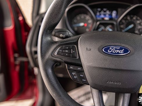 Used 2017 Ford Focus SE image 23