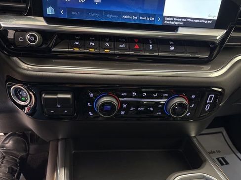 Used 2024 Chevrolet Silverado 1500 High Country w/ Midnight Edition image 31