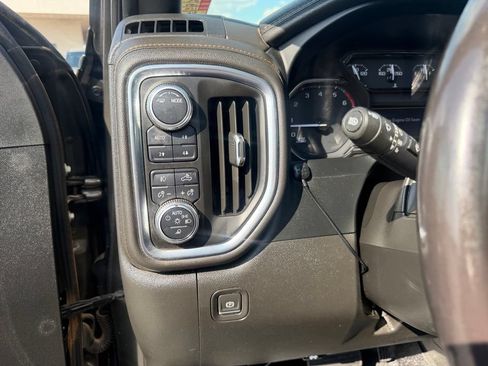 Used 2022 GMC Sierra 2500 AT4 w/ Driver Alert Package I AWD/4WD image 25
