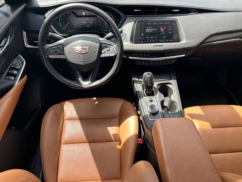Used 2021 Cadillac XT4 Premium Luxury FWD image 22