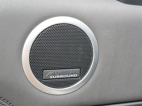 Used 2019 Land Rover Discovery HSE image 25