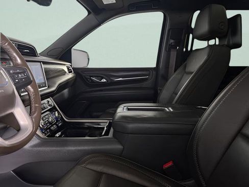 Used 2021 GMC Yukon Denali w/ Denali Premium Package image 30