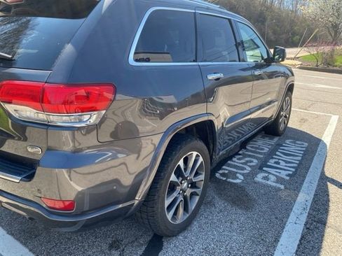Used 2018 Jeep Grand Cherokee Overland image 14