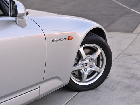 Used 2002 Honda S2000 image 38