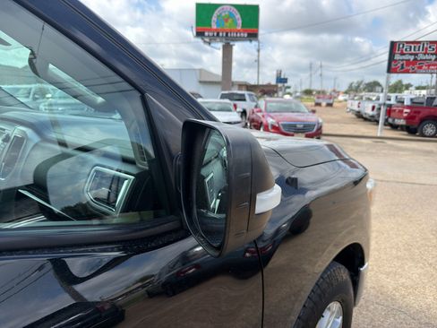 Used 2019 Nissan Titan SV AWD/4WD image 20