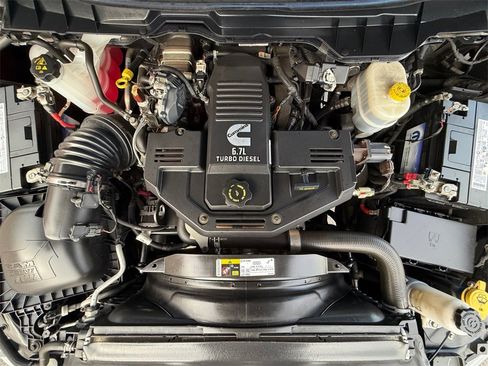 Used 2016 RAM 2500 Tradesman w/ Popular Equipment Group image 9