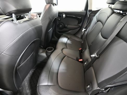 Used 2018 MINI Cooper S image 8