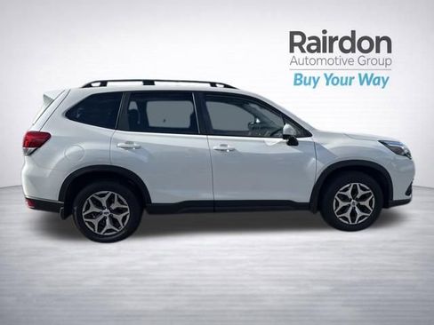 Used 2023 Subaru Forester Premium image 10