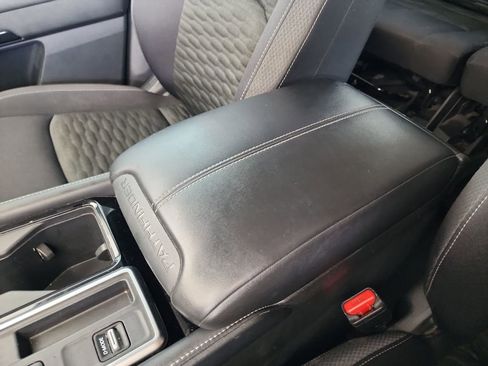 Used 2022 Nissan Pathfinder SV image 32