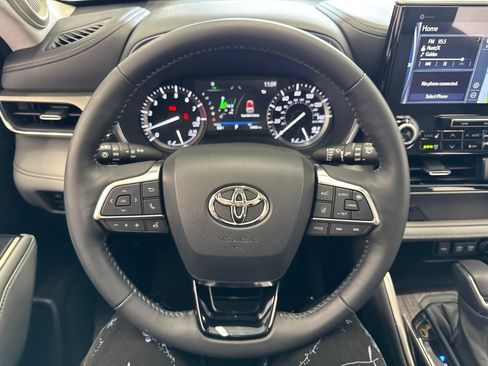 Used 2021 Toyota Highlander Limited AWD/4WD image 20