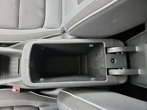 Certified 2022 Chevrolet TrailBlazer LT w/ Convenience Package FWD image 27