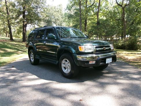Used 2000 Toyota 4Runner SR5 image 3